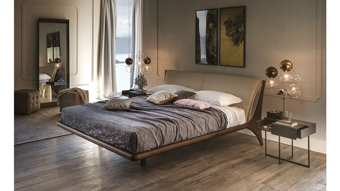 Letto Nelson in legno con testiera imbottita di Cattelan Italia