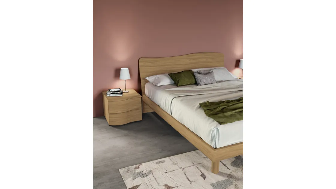 Letto finitura Matwood Honey con testiera dalla forma curvata Paco di SantaLucia