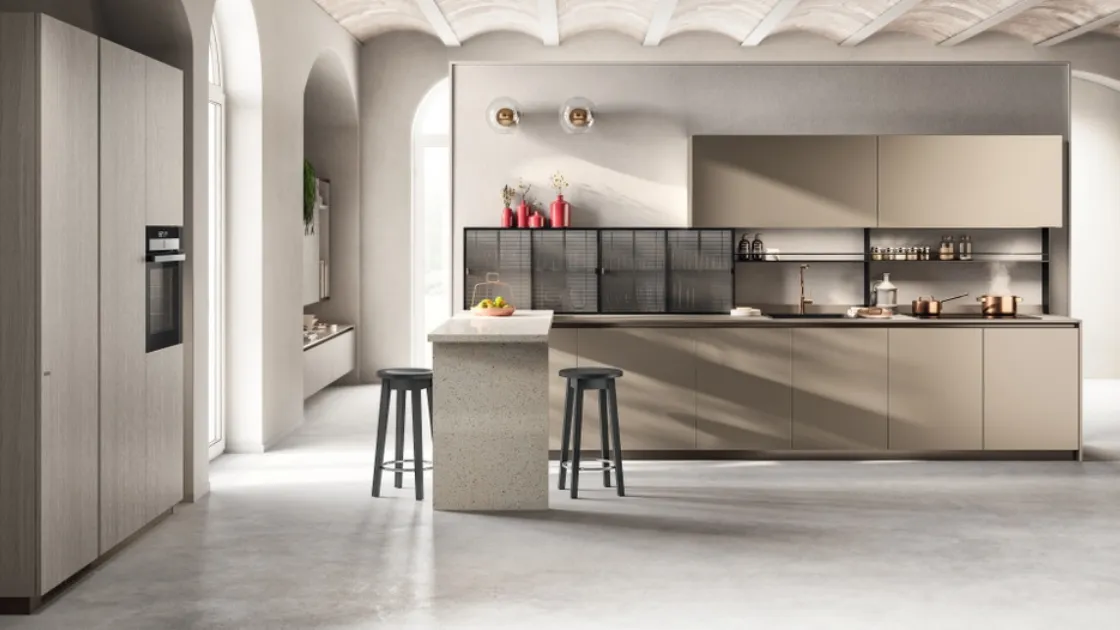 Cucina su misura Libra in laminato Urban Bronze e decorativo Oriental Light di Scavolini